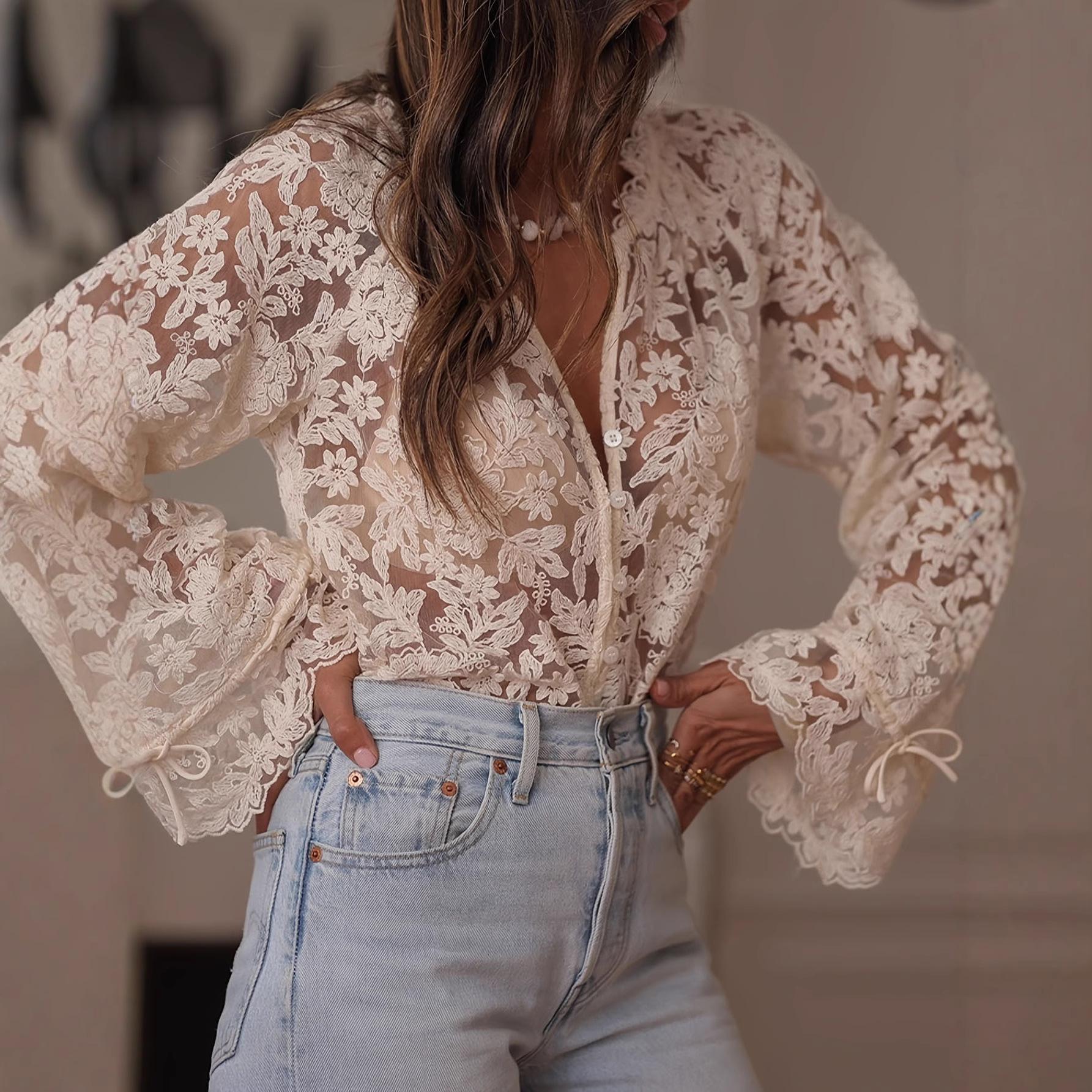 Chemisier en dentelle évidée au style coréen chic et élégant